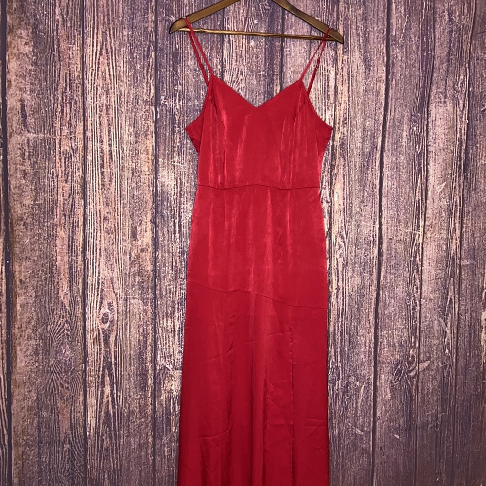 LULU’S hot date red satin maxi dress medium